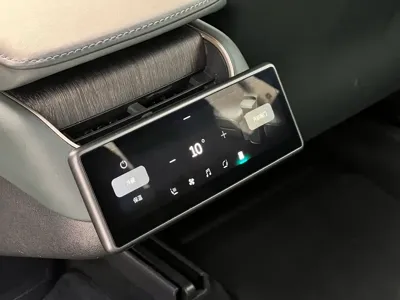 Nio ES8