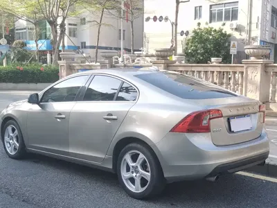 Volvo S60 (Import)