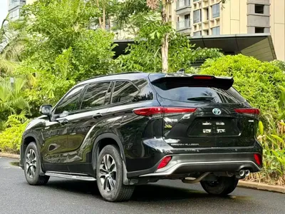 Toyota Crown Kluger
