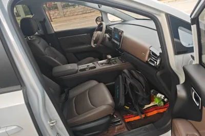 Wuling 730