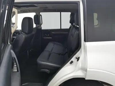Mitsubishi Pajero (Import)