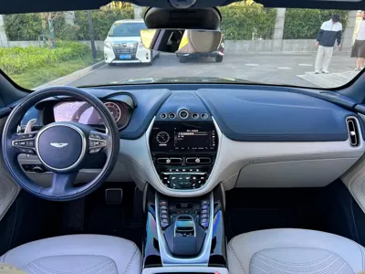 Aston Martin DBX