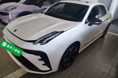 Lynk & Co 03