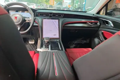 Hongqi H6