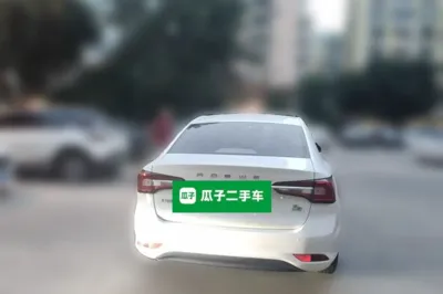 Roewe i5
