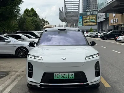 Nio ES8