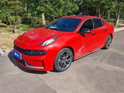 Lynk & Co 03