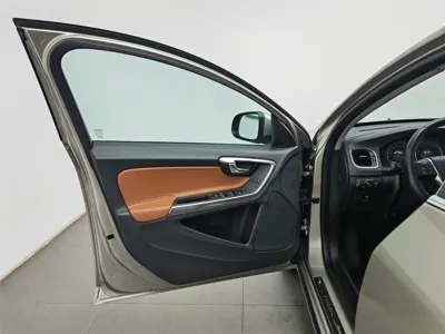 Volvo S60 (Import)
