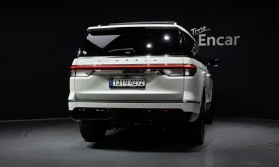 Lincoln Navigator