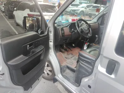 Dongfeng Xiaokang C37
