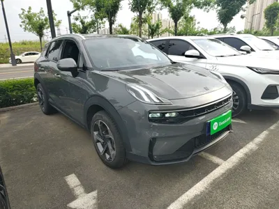 Lynk & Co 06