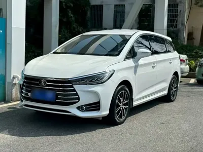 BYD MAX