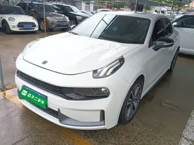 Lynk & Co 03