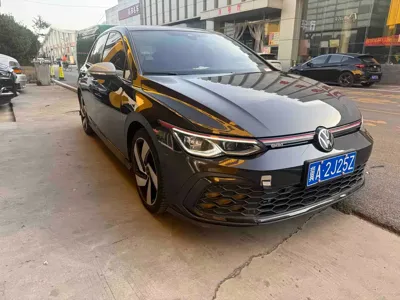 Volkswagen Golf GTI
