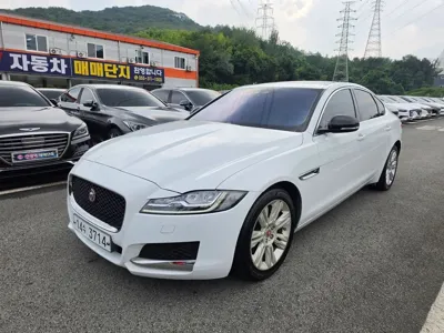 Jaguar XF
