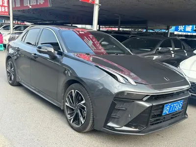 Lynk & Co 03