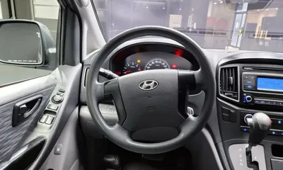 Hyundai Starex