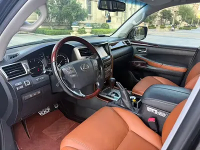 Lexus LX
