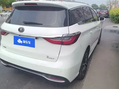 BYD MAX