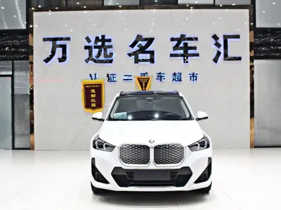 BMW iX1