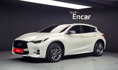 Infiniti Q30