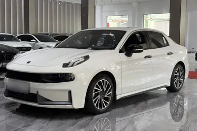 Lynk & Co 03