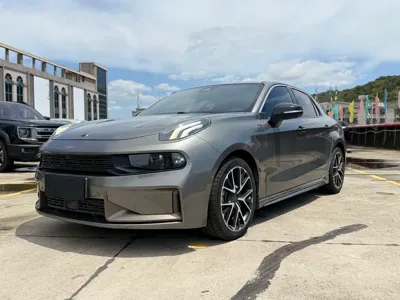 Lynk & Co 03