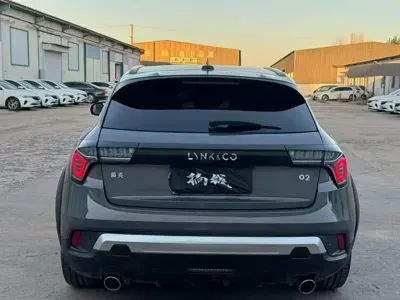 Lynk & Co 02