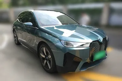 BMW iX