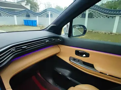 Nio ES8
