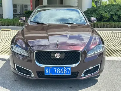 Jaguar XJ