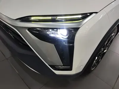 Nio ES8