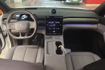 Nio EC6