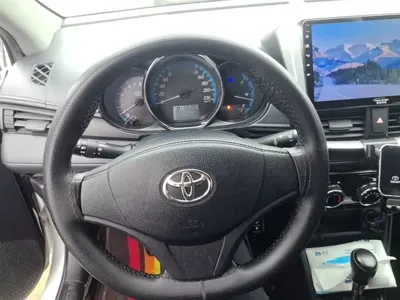 Toyota Yaris L