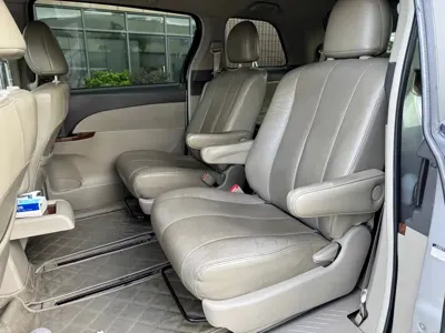 BYD M6