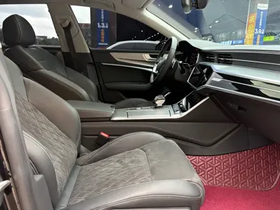 Audi A7L