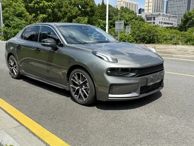 Lynk & Co 03