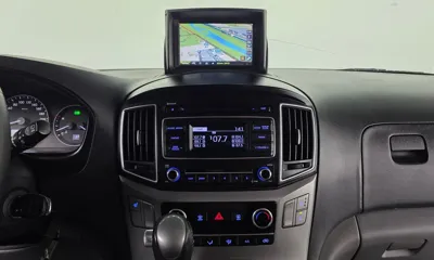 Hyundai Starex