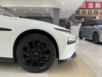 Xpeng P7