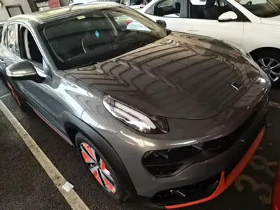 Lynk & Co 02