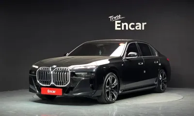BMW i7