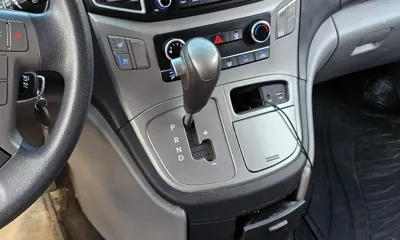 Hyundai Starex