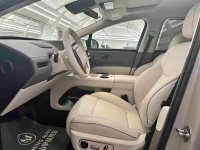 Li Auto 理想i8