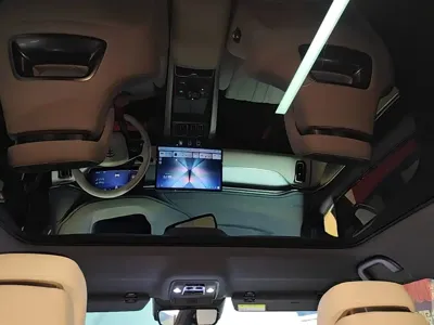 BYD L EV