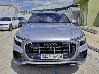 Audi Q8
