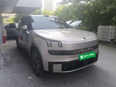 Lynk & Co 领克900