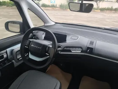 Baojun E300