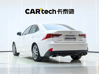 Lexus IS