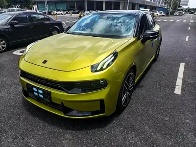 Lynk & Co 03