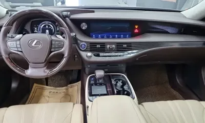 Lexus LS